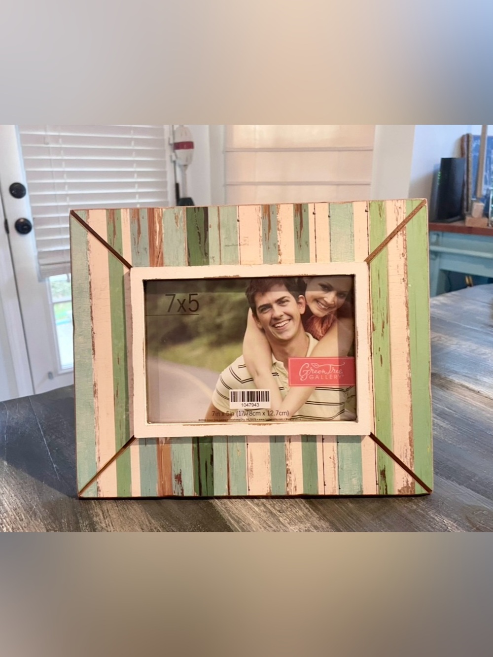 Green Tree Gallery Coastal Picture Frame – Distressed Wood Look – 7" x 5" Photo